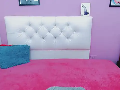 shantal gil online show from April 5, 5:49 am