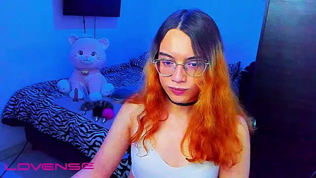 lillykittyyy online show from March 21, 3:19 am