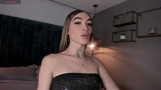 lizz lunna online show from January 9, 2:55 pm