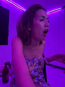 MadySmith online show from May 17, 9:25 pm