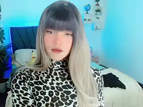 ZoeSchmmit online show from June 27, 7:42 pm