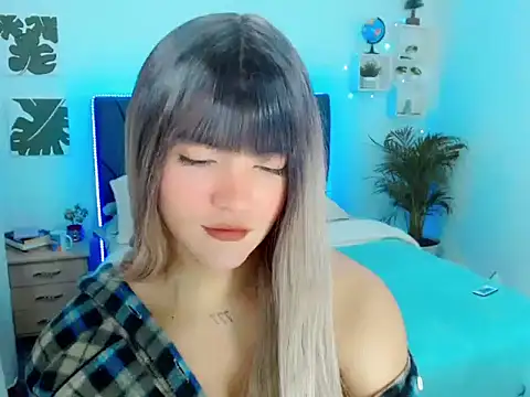 ZoeSchmmit online show from July 28, 3:21 pm