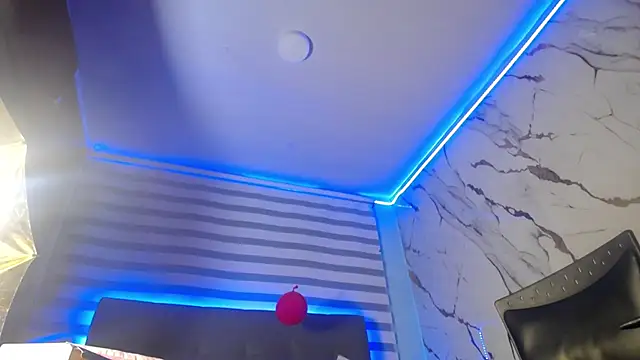 kylievoosx online show from March 8, 2:04 am