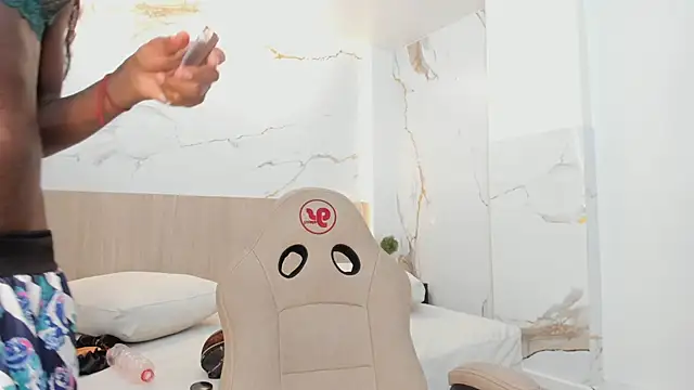 kylie ward online show from March 30, 4:02 am