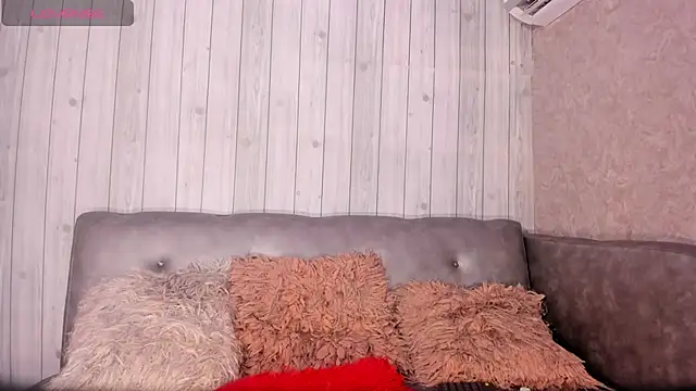 scarlettqueenx online show from April 17, 8:54 pm