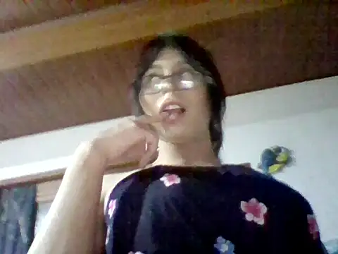 lucyscay  online show from April 6, 3:16 am