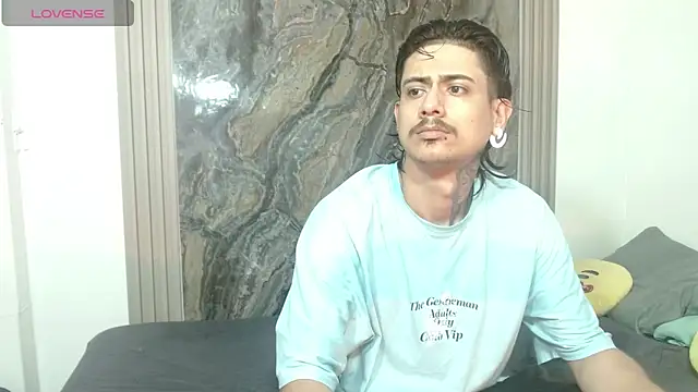 Damian-and-Camerum online show from April 18, 3:19 am