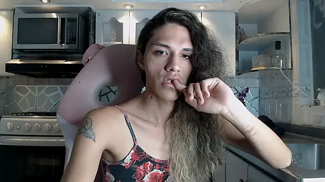 CrisOzzz online show from March 2, 8:49 pm