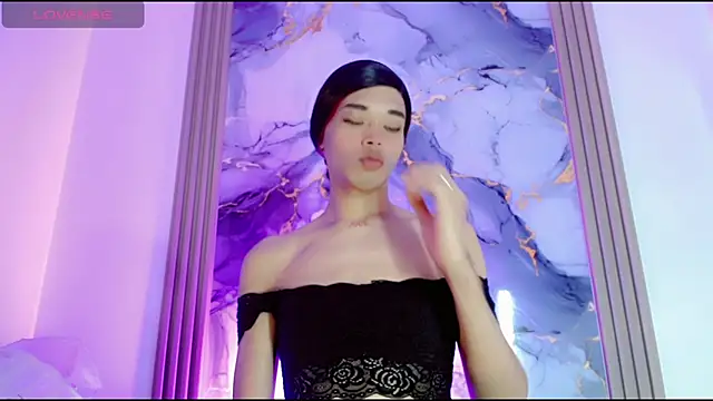 madison mujica  online show from March 26, 11:03 am