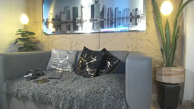 Noha  scott online show from March 31, 2:41 pm