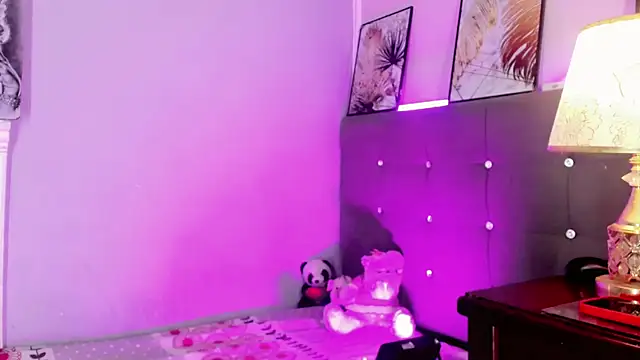 MarguiePonds online show from April 22, 11:12 pm