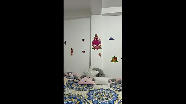 LexiCriimson77 online show from April 8, 4:14 am