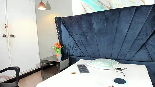 Sara Hanks online show from March 28, 2:19 pm