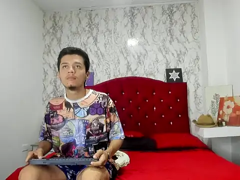 Alejandra and James  online show from April 5, 7:12 pm