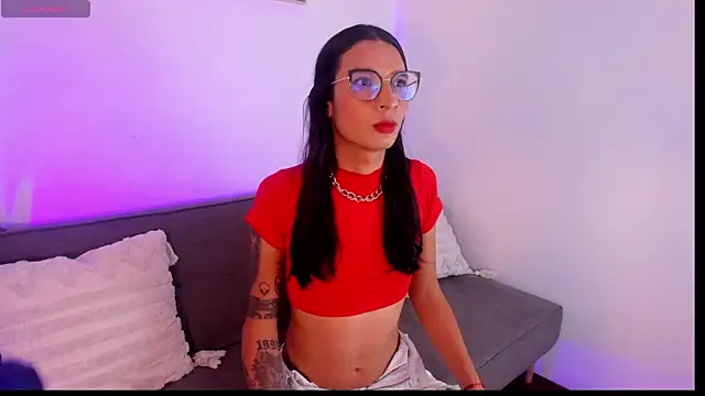 Maddie Ray online show from April 6, 1:22 pm