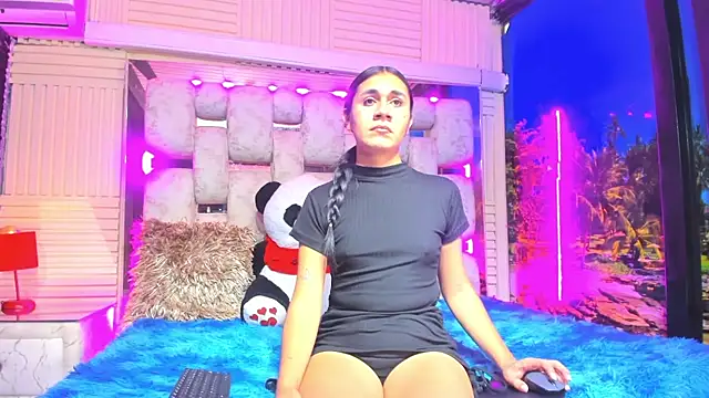 MahiaraHot online show from June 12, 1:54 pm