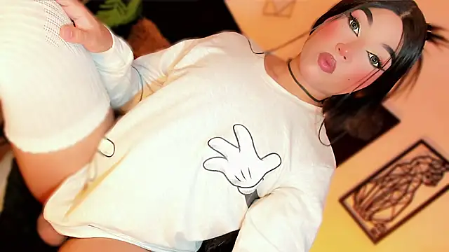 misstreslatin online show from June 15, 5:59 pm