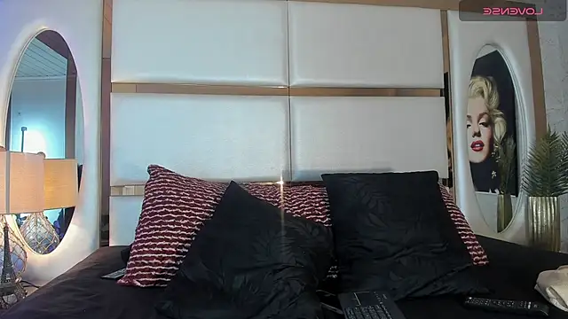MadelynePerez3 online show from July 28, 2:57 pm