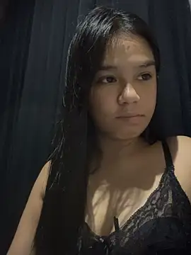 cuttiegurlSam online show from August 8, 4:13 pm