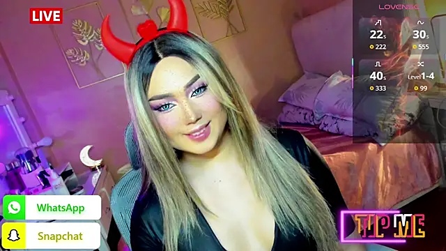 HOTnWILDalice online show from October 31, 1:59 am