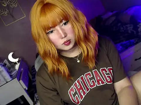 HOTnWILDalice online show from November 28, 4:14 am