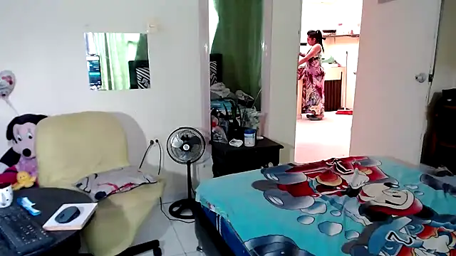 Sashaferrari2000 online show from December 15, 6:24 pm