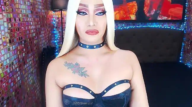 Snapshot of KylieMaxwellCaulfield_TS chatting on February 9, 11:46 pm KylieMaxwellCaulfield TS online show from February 9, 11:46 pm