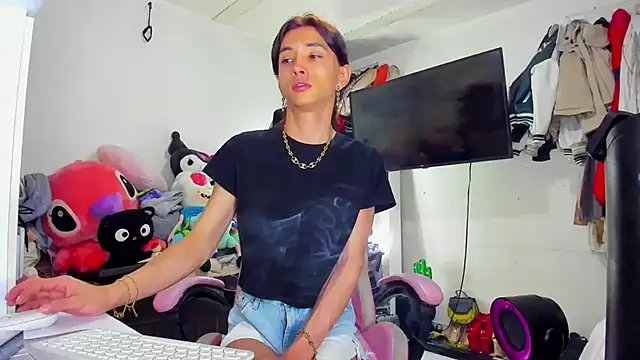 Lawrncesofiets online show from October 29, 7:34 pm