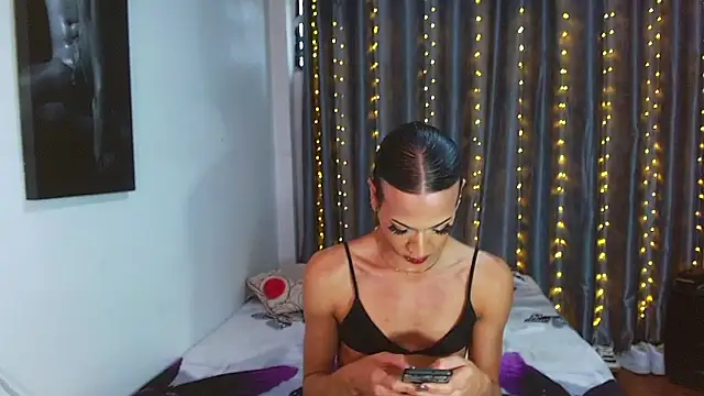 Kenisha Sweet online show from March 6, 9:53 pm