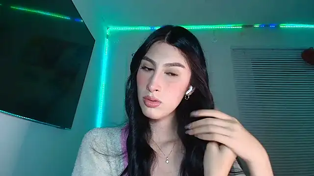 valeria gonzales  online show from March 27, 11:50 pm