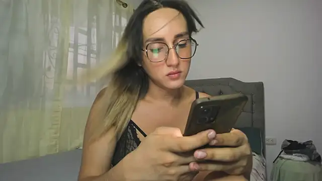 andrea hills online show from January 27, 11:11 pm