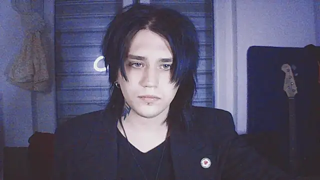 sademobeer online show from April 21, 1:53 am