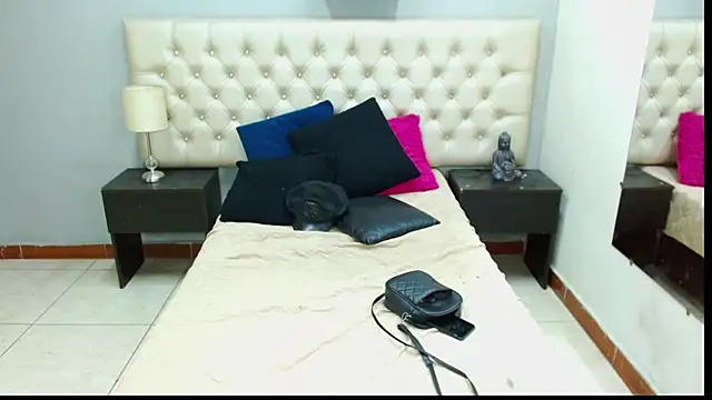 nomy 07 online show from July 25, 7:12 pm