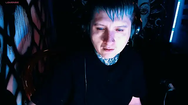 Marieblueeyes online show from April 20, 8:27 am