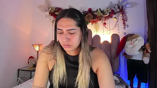 Snapshot of ISABELLASSMITH chatting on December 16, 9:09 pm ISABELLASSMITH online show from December 16, 9:09 pm