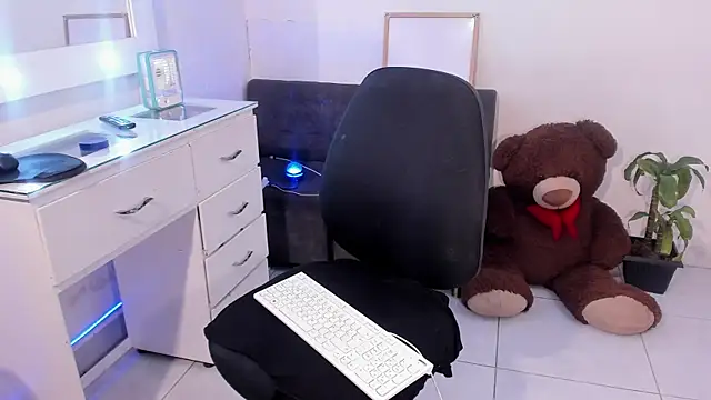 Lu doll online show from June 1, 11:39 pm
