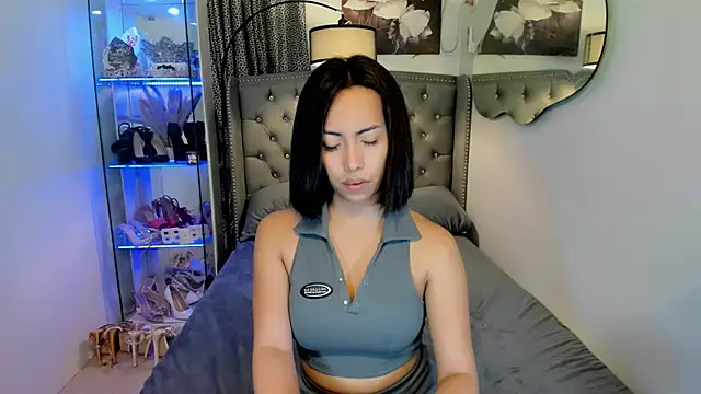 reighnempress online show from November 10, 4:35 am