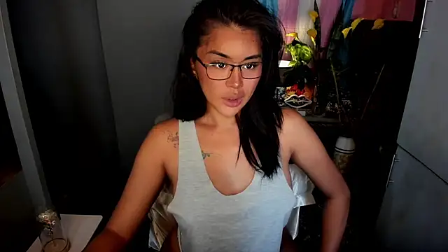 QuiinMollyXxX online show from March 7, 4:40 am