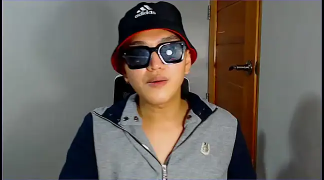 Snapshot of WONDERWOMAN2023 chatting on February 1, 2:02 pm WONDERWOMAN2023 online show from February 1, 2:02 pm