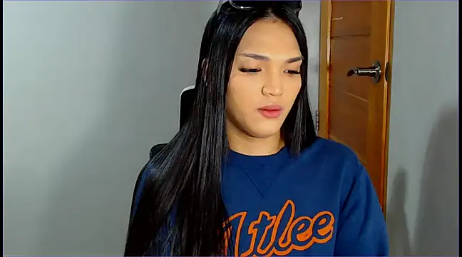 Snapshot of WONDERWOMAN2023 chatting on February 17, 1:25 am WONDERWOMAN2023 online show from February 17, 1:25 am