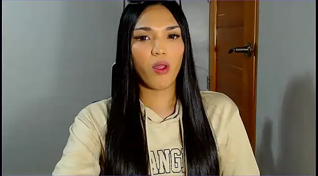 Snapshot of WONDERWOMAN2023 chatting on March 16, 12:43 pm WONDERWOMAN2023 online show from March 16, 12:43 pm