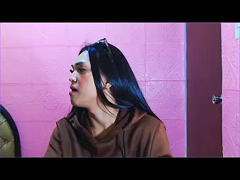 Snapshot of WONDERWOMAN2023 chatting on October 5, 6:18 pm WONDERWOMAN2023 online show from October 5, 6:18 pm