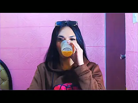 Snapshot of WONDERWOMAN2023 chatting on October 6, 8:42 pm WONDERWOMAN2023 online show from October 6, 8:42 pm