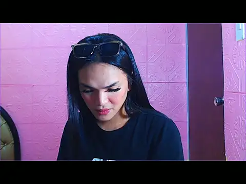 Snapshot of WONDERWOMAN2023 chatting on October 31, 12:42 am WONDERWOMAN2023 online show from October 31, 12:42 am