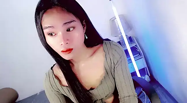 Snapshot of amomentoflust69 chatting on December 3, 3:37 am amomentoflust69 online show from December 3, 3:37 am