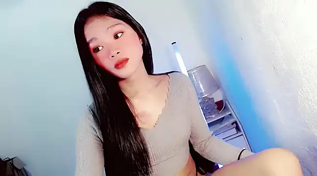 Snapshot of amomentoflust69 chatting on February 4, 3:44 am amomentoflust69 online show from February 4, 3:44 am