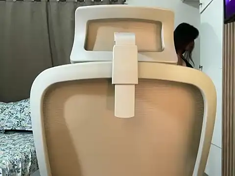 rihanna22 online show from January 7, 2:20 pm