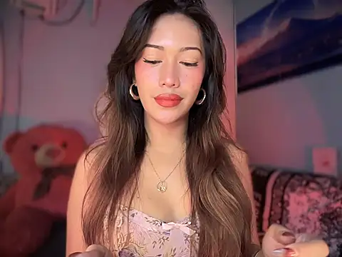 Jasmine Elcock online show from December 5, 7:53 pm