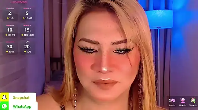 QUEEN GIAMOORE69 online show from January 5, 7:39 pm