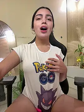 HotstuffCherrySummer online show from March 22, 11:15 am